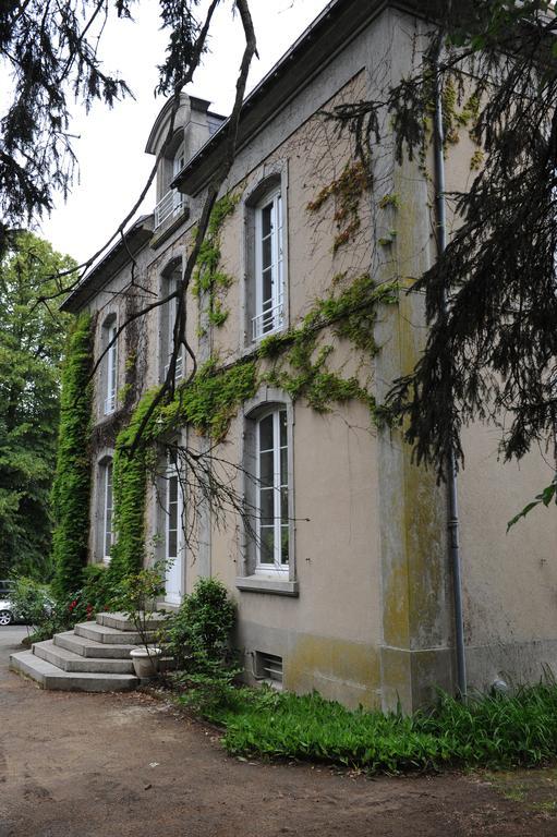Bed and Breakfast Manoir Des Turets Yvré-lʼÉvêque Exterior foto