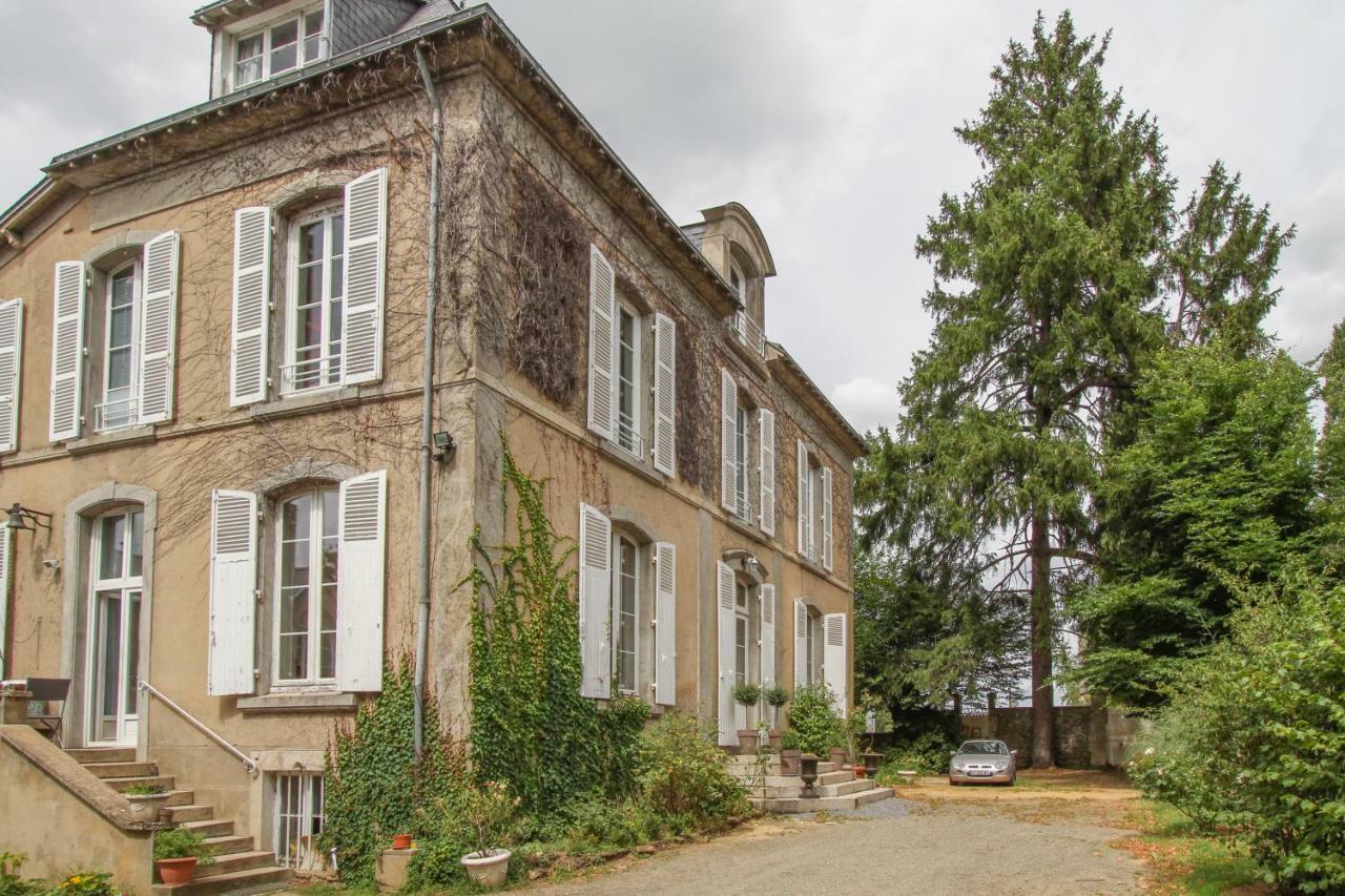 Bed and Breakfast Manoir Des Turets Yvré-lʼÉvêque Exterior foto